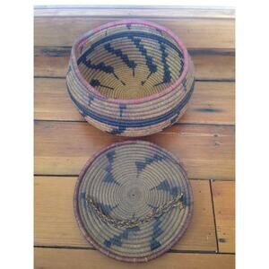 Vtg Antique Native American African Coiled Swallow Tail Woven Basket w Top Lid